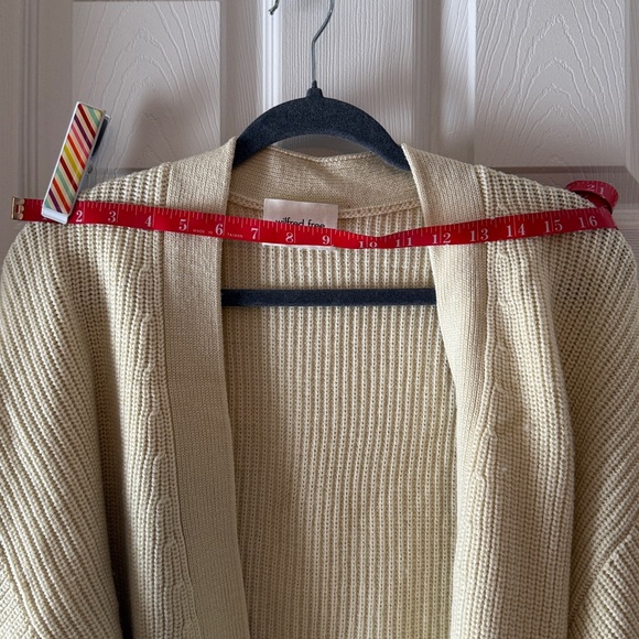 Aritzia 100%Wool Sweater size M - Picture 7 of 8